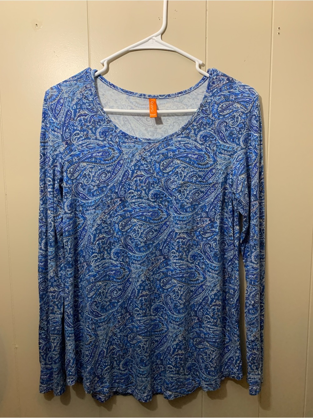 Women’s size S Feiersi long sleeve pocket tee NWOT